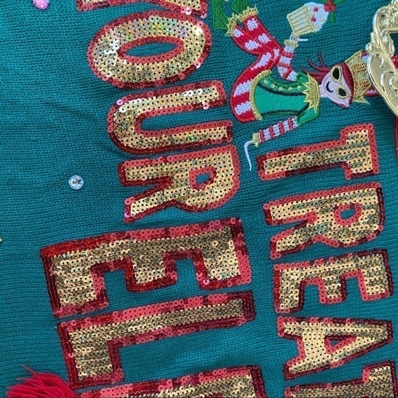 Treat Your Elf Ugly Christmas Sweater Women’s NWT Small Green Red - Picture 9 of 10